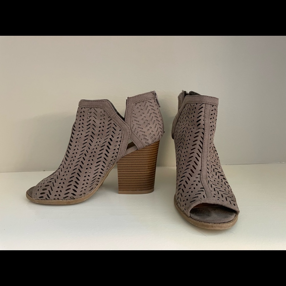 Qupid laser cut open toe booties